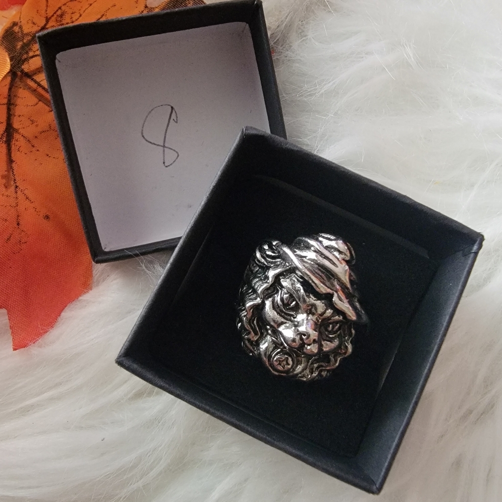 Familiar Cat With Hat Ring Size 8